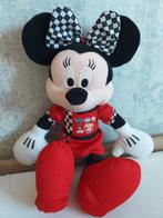 Leuke grote Minnie Mouse knuffel in race pakje - Disney, Verzamelen, Disney, Ophalen of Verzenden, Gebruikt
