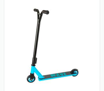 Stunt step (scooter intertoys)  beschikbaar voor biedingen