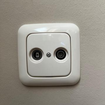 Centraalplaat 2 voudig voor coax antenne radio TV wit-crème beschikbaar voor biedingen