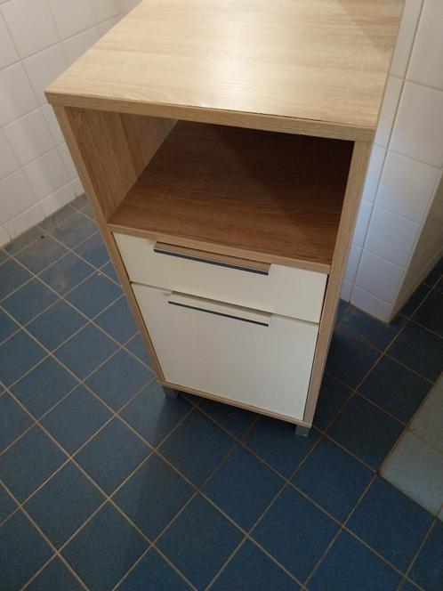 Badkamer kastje, Huis en Inrichting, Badkamer | Badkamermeubels, Zo goed als nieuw, (Half)hoge kast, Minder dan 100 cm, Minder dan 50 cm