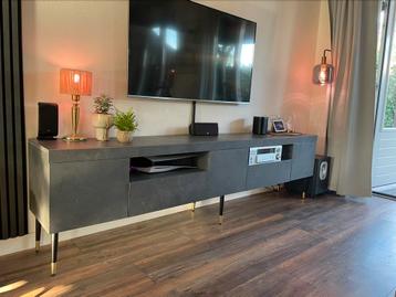 Tv meubel 240cm beschikbaar voor biedingen