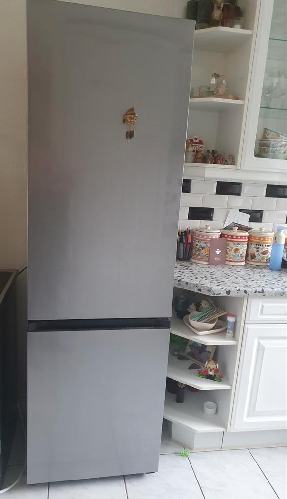 Samsung koelkast met vriescombinatie, Witgoed en Apparatuur, Koelkasten en IJskasten, Zo goed als nieuw, Met aparte vriezer, 200 liter of meer