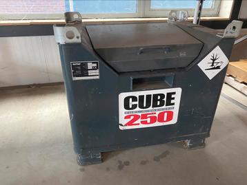 Diesltank 250 liter Fuelcube beschikbaar voor biedingen