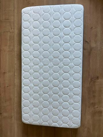 Baby matras 60x120 HIMLAVALV + lakens beschikbaar voor biedingen