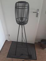 Zwarte Vloerlamp met 3 metalen zwarte poten en Bamboe kap, Ophalen, Zo goed als nieuw, Minder dan 100 cm, Modern