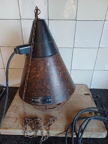 Oude bakelieten lamp (DDR), industrieel, jaren '70 beschikbaar voor biedingen