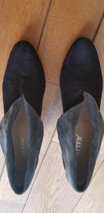 Nieuwe zwarte suede schoenen met hakje merk Bitter maat 40, Schoenen met lage hakken, Zwart, Nieuw, Ophalen of Verzenden