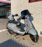 Vespa 2016 80cc, Fietsen en Brommers, Scooters | Vespa, Ophalen, Zo goed als nieuw, Benzine