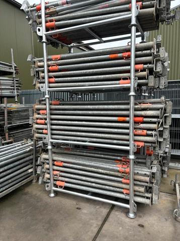 Nette gebruikte schroefstempels 180-300cm  beschikbaar voor biedingen
