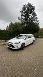 Ford Focus 1.0 Ecoboost 92KW Wagon 2014 Wit nwdistrbutieriem, Auto's, Ford, 125 pk, Wit, Handgeschakeld, 1216 kg