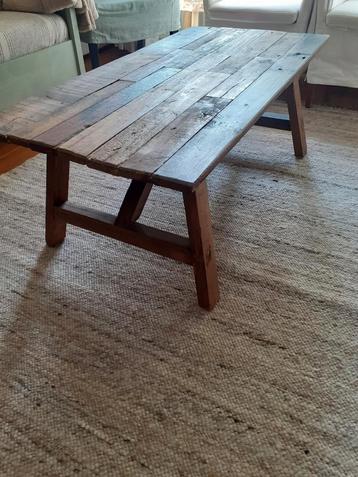 Prachtige stoere, landelijke houten SALONTAFEL beschikbaar voor biedingen
