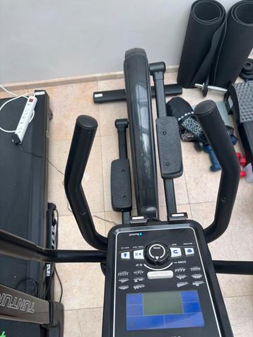 VirtuFit CTR 3.0i Crosstrainer – Bluetooth – Zo goed beschikbaar voor biedingen