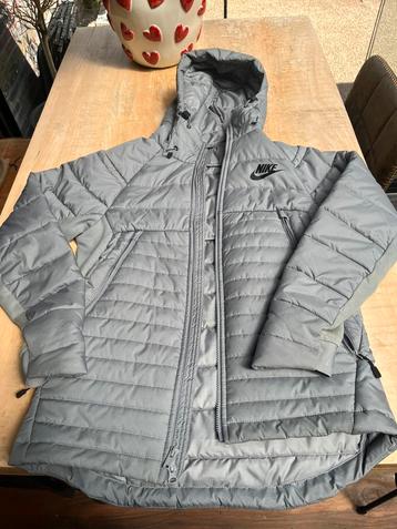 Nike heren/jongensjas zgan beschikbaar voor biedingen