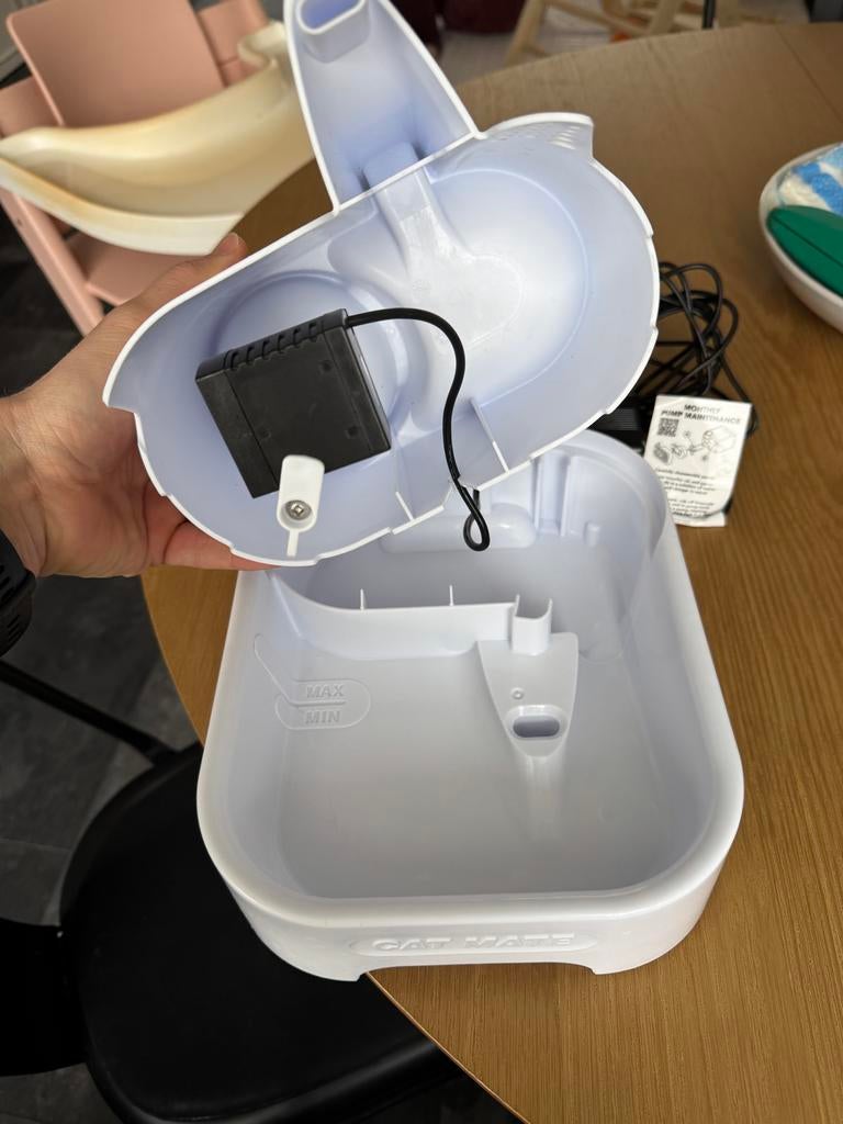 Catmate drinkfontein (incl nieuw filter), Dieren en Toebehoren, Ophalen of Verzenden, Automatisch, Zo goed als nieuw