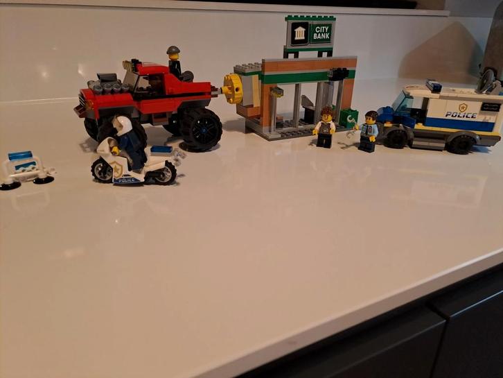 LEGO 60245 Politiemonstertruck Overval - Compleet!, Kinderen en Baby's, Speelgoed | Duplo en Lego, Zo goed als nieuw, Lego, Complete set