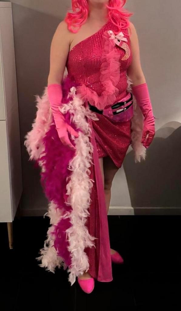 Uniek flamingo carnavals jurk M/L, Kleding | Dames, Carnavalskleding en Feestkleding, Zo goed als nieuw, Kleding, Carnaval, Ophalen