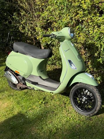 Vespa LX 50 geel kenteken mint groen beschikbaar voor biedingen