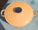 Vintage Le Creuset pan en deksel 24cm Yellow tangerine (G288, Gietijzer, Ophalen of Verzenden, Zo goed als nieuw, Keramische plaat