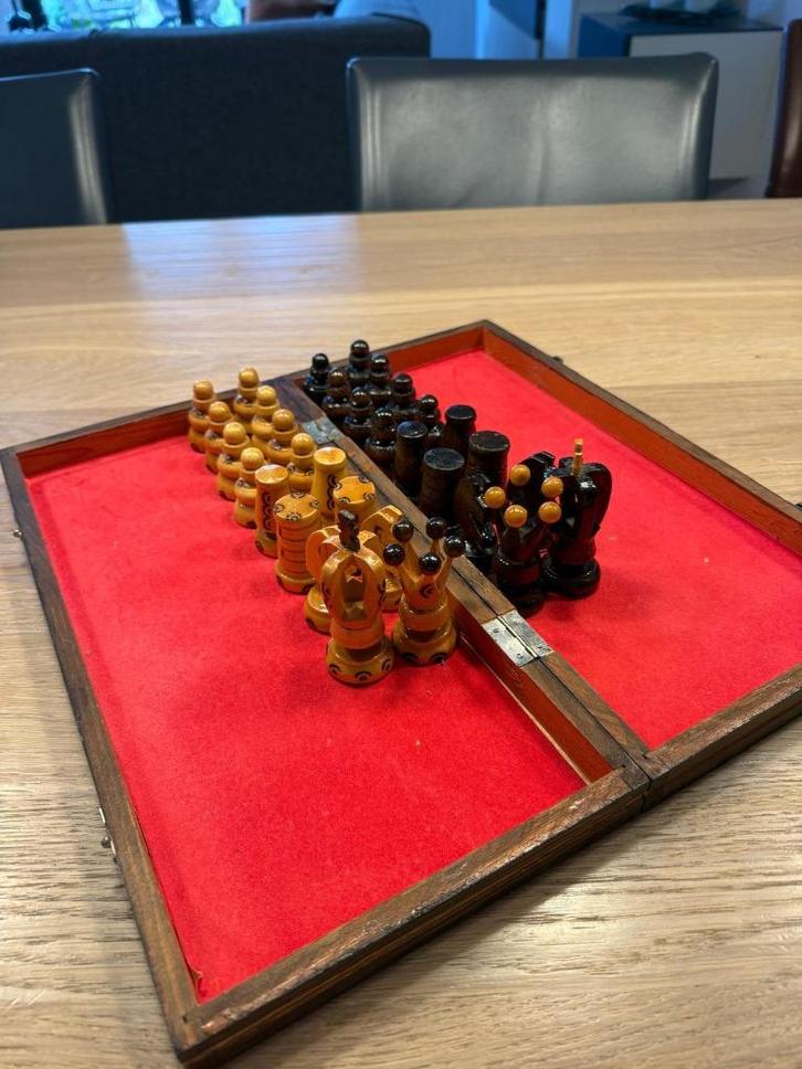 Luxe houtgesneden schaakset, Hobby en Vrije tijd, Gezelschapsspellen | Bordspellen, Gebruikt, Een of twee spelers, Ophalen
