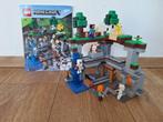 Lego Minecraft 21169 - Het Allereerste Avontuur, Kinderen en Baby's, Speelgoed | Duplo en Lego, Ophalen of Verzenden, Zo goed als nieuw