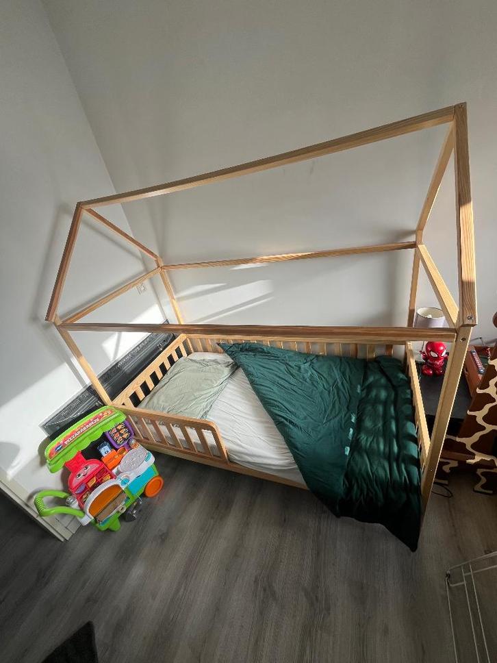 Bedhuisje, Kinderen en Baby's, Kinderkamer | Bedden, Zo goed als nieuw, 140 tot 160 cm, 70 tot 85 cm, Lattenbodem, Matras, Ophalen