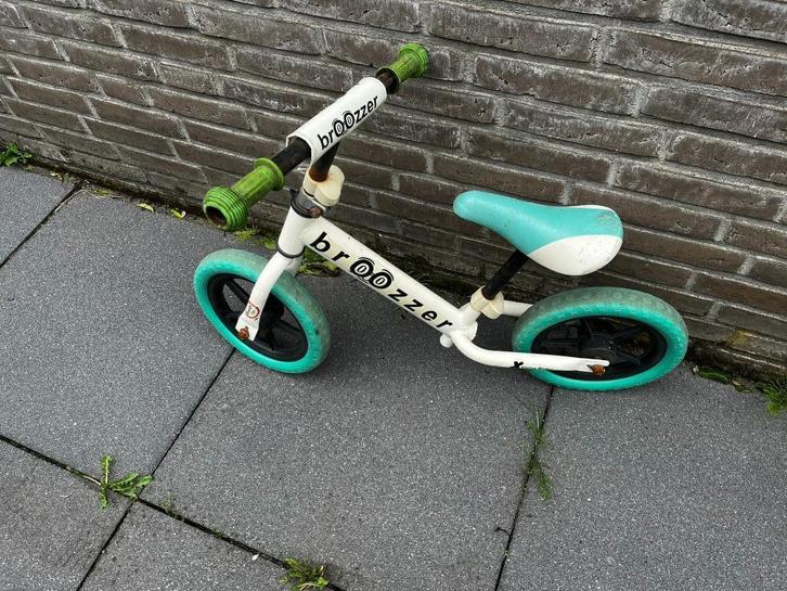 Loopfiets Broozzer, Kinderen en Baby's, Speelgoed | Buiten | Voertuigen en Loopfietsen, Gebruikt, Loopfiets, Ophalen