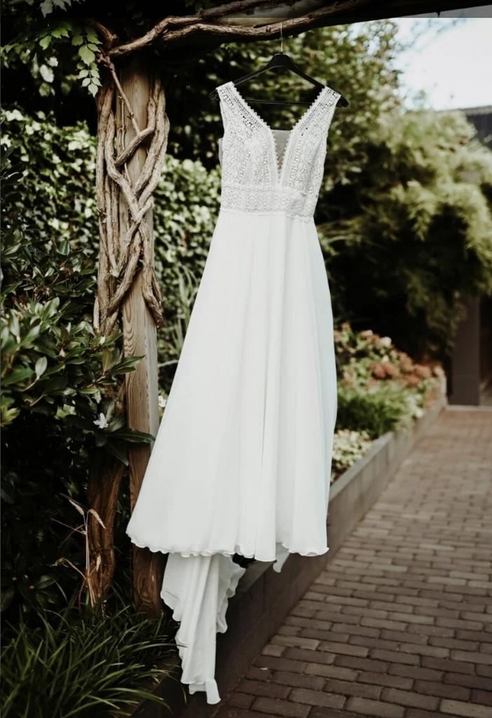 Bohemian A-lijn Bruidsjurk - Code 202588 nu 800 euro, Kleding | Dames, Trouwkleding en Trouwaccessoires, Gedragen, Trouwjurk, Wit