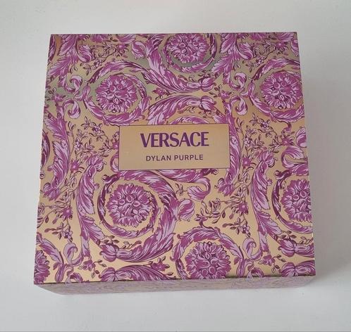 Versace Dylan purple cadeau set, Verzamelen, Parfumverzamelingen, Nieuw, Parfumfles, Ophalen