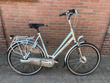 zeer nette gazelle orange damesfietsen fiets hoge damesfiets beschikbaar voor biedingen