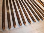 11 antieke koperen   traproedes
Lengte 62 cm
Breedte 2,5 cm, Ophalen of Verzenden