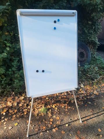 Quantore lichtgewicht flipover / whiteboard beschikbaar voor biedingen