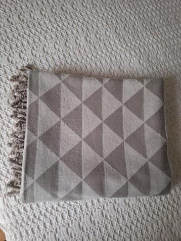 Katoenen plaid voor op bank of bed beschikbaar voor biedingen