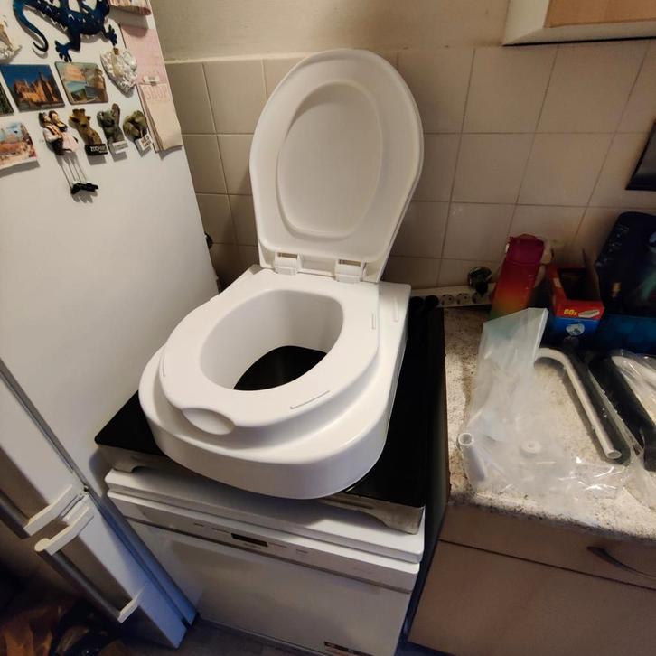 Verhoogde toiletbril, Doe-het-zelf en Verbouw, Sanitair, Zo goed als nieuw, Toilet, Ophalen of Verzenden
