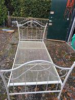 Metalen 1 persoons bed, Antiek en Kunst, Antiek | Meubels | Bedden, Ophalen