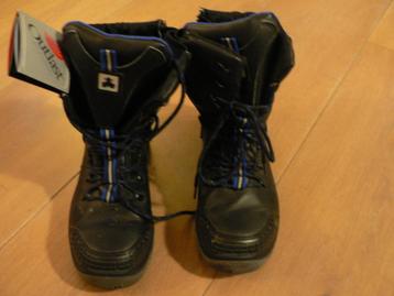 Werklarzen maat 43 beschikbaar voor biedingen