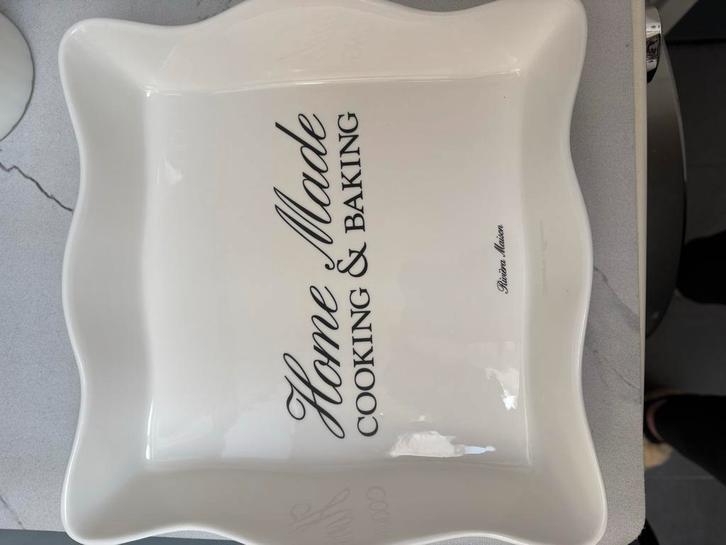Riviera Maison Bord - Home Made, Huis en Inrichting, Keuken | Servies, Zo goed als nieuw, Bord(en), Overige stijlen, Aardewerk