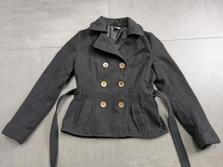 Jas zwart knopen kort maat 38 / 40, Kleding | Dames, Jassen | Winter, Zo goed als nieuw, Maat 38/40 (M), Zwart, Ophalen of Verzenden