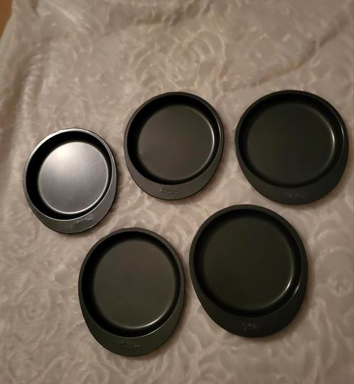 Wilton easy layer set 5 stuks a 15 cm, Hobby en Vrije tijd, Taarten en Cupcakes maken, Zo goed als nieuw, Versiering, Taarten of Cupcakes