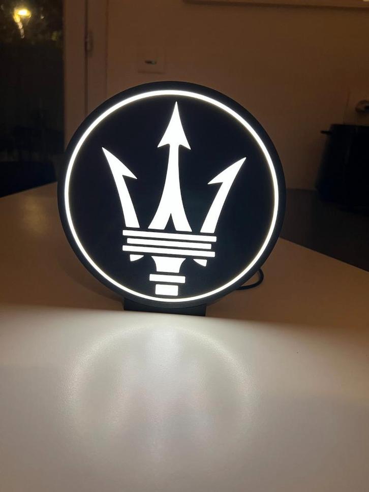 Maserati Reclamebord LED - Mancave Decoratie, Auto diversen, Auto-accessoires, Nieuw, Ophalen of Verzenden