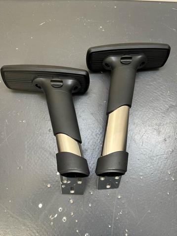 Armleuningen voor stoel - 2x links, 2x rechts beschikbaar voor biedingen