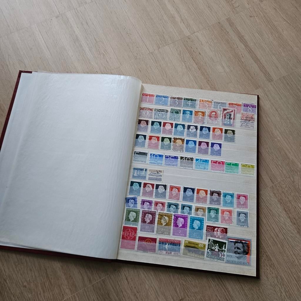 Postzegelalbum Nederland, Postzegels en Munten, Postzegels | Volle albums en Verzamelingen, Ophalen of Verzenden, Nederland