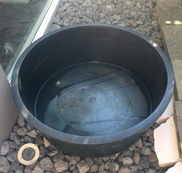 grote stevige vijver bak 90cm 150 L met deksel kunsstof, Tuin en Terras, Vijvers, Zo goed als nieuw, Ophalen of Verzenden