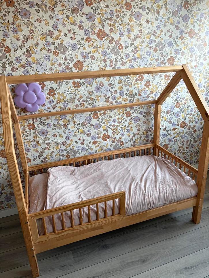 Bedhuisje peuterbed 70 x 140 - Petit Puk, Kinderen en Baby's, Kinderkamer | Bedden, Gebruikt, 140 tot 160 cm, 70 tot 85 cm, Matras