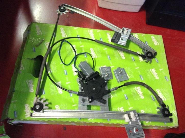 Nieuwe auto onderdelen VW Golf III VW Vento 1992, Auto-onderdelen, Accu's en Toebehoren, Oldtimer onderdelen, Volkswagen, Nieuw