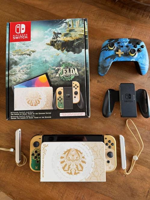 Limited edition Zelda Nintendo OLED Switch + 4 games, Spelcomputers en Games, Spelcomputers | Nintendo Switch, Zo goed als nieuw