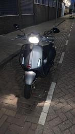 Vespa sprint 2017 80cc carb opknapper, Fietsen en Brommers, Ophalen, Zo goed als nieuw