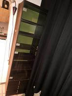 Zwarte vitrinekast met verlichting, Ophalen, Minder dan 50 cm, Gebruikt, Met deur(en)