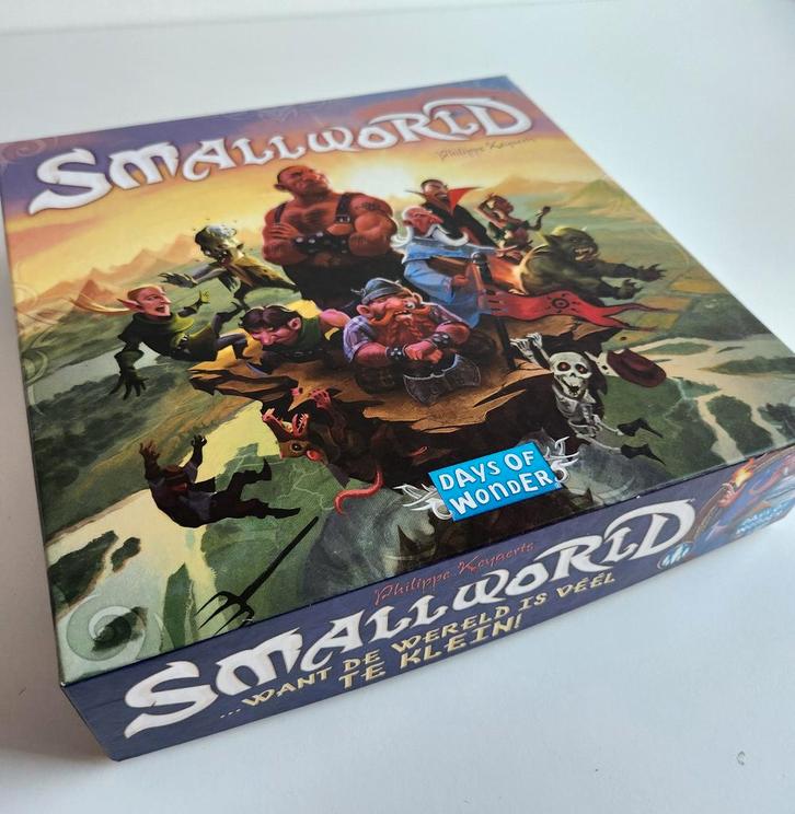 Small World Bordspel, Hobby en Vrije tijd, Gezelschapsspellen | Bordspellen, Zo goed als nieuw, Drie of vier spelers, Vijf spelers of meer