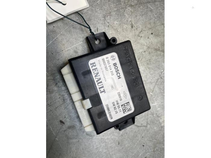 PDC Module van een Renault Master, Auto-onderdelen, Carrosserie en Plaatwerk, Renault, Gebruikt, 3 maanden garantie, Ophalen of Verzenden