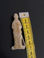 Vintage -zeldzame- Charlie Caplin bakeliet gelakte broche, Ophalen of Verzenden, Zo goed als nieuw, Goud, Overige materialen